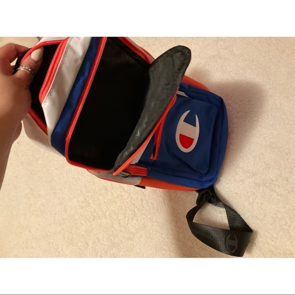 Champion Cross body Fanny pack - Picture 3 of 4